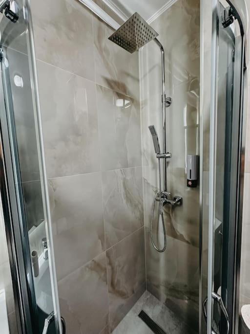 Apartamento Agoll Victoria - Self Checkin Resita Exterior foto