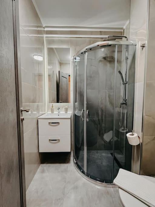 Apartamento Agoll Victoria - Self Checkin Resita Exterior foto